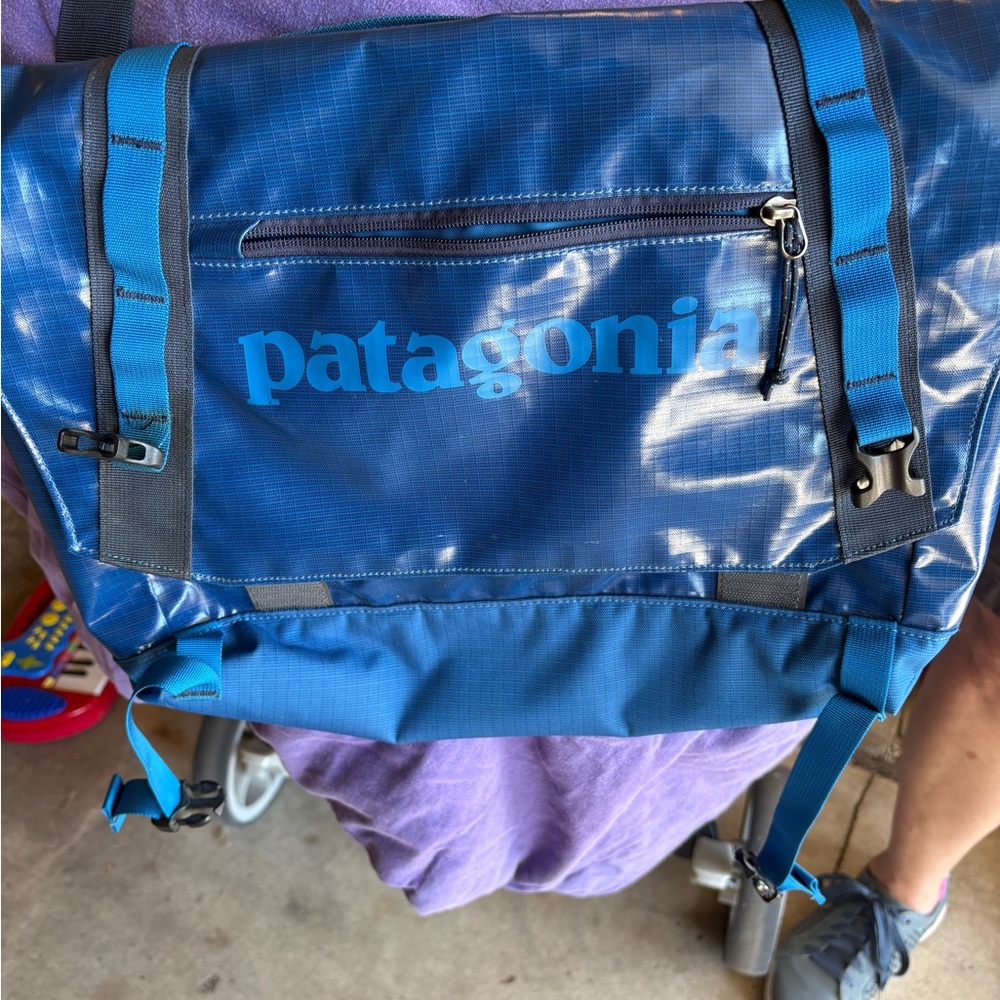 Patagonia Blue Messenger Bag with Adjustable Straps